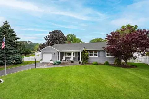 25 Jackwill Rd, Brookhaven, NY 11772