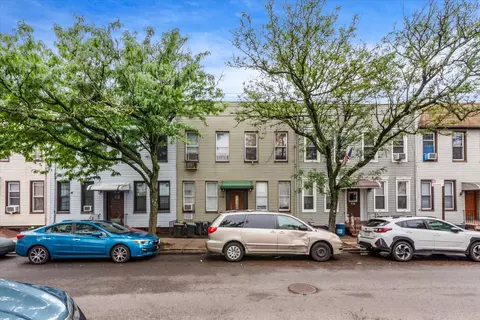 7158 69th Pl, Glendale, NY 11385