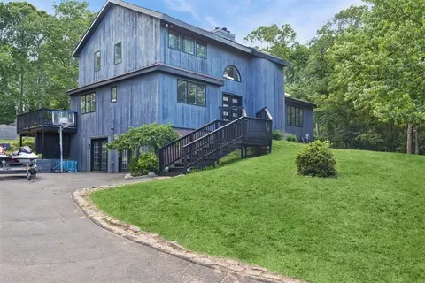 50 Noahs Path, Rocky Point, NY 11778