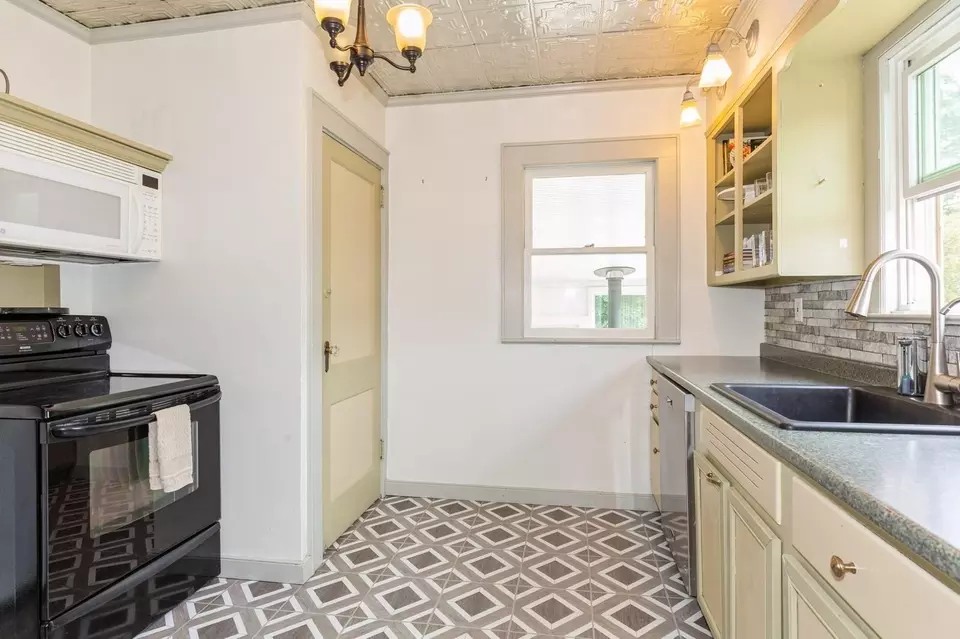 Kitchen - 15 Orchard Rd, Brookhaven, NY 11772 photo 3 of 3