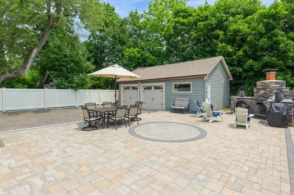 Exterior - 15 Orchard Rd, Brookhaven, NY 11772 photo 6 of 8