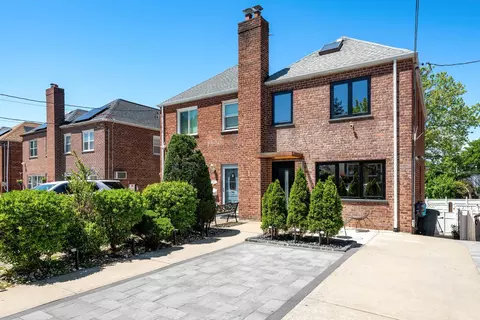 1363 Kearney Ave, New York, NY 10465