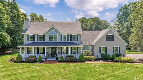 99 Meadowood Rd, Montgomery, NY 12549