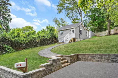 18 Port Jefferson Rd, Sound Beach, NY 11789