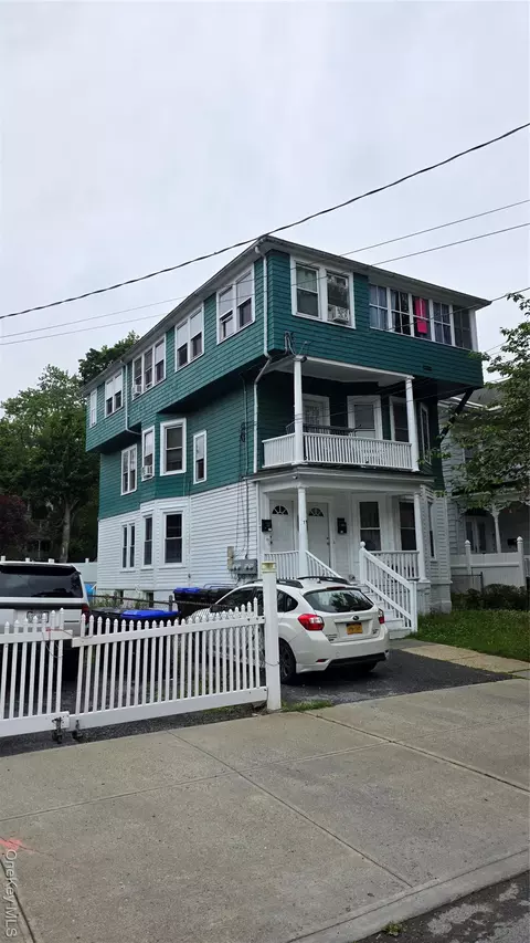 77 Carroll St, Poughkeepsie, NY 12601