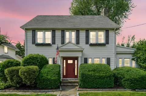 184 Chatterton Pkwy, White Plains, NY 10606
