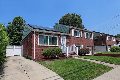 50 Kingston Ave, South Floral Park, NY 11001