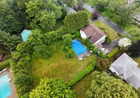 8 Macintosh Ln, Ramapo, NY 10952