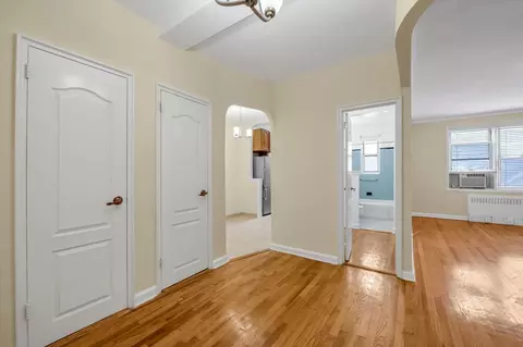 63-60 102nd St #D8, New York, NY 11374