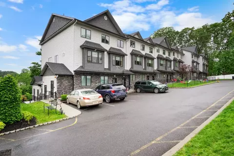 61 Blauvelt Rd, Ramapo, NY 10952