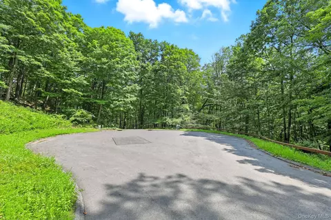 7 Vincent Ln, North Castle, NY 10504