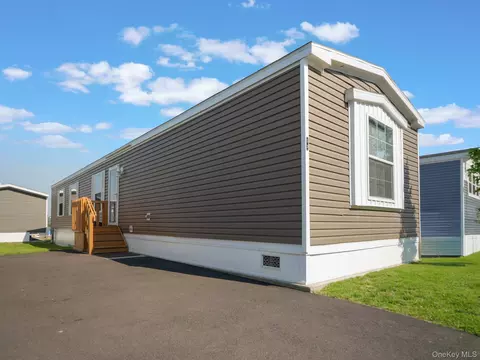 13 Windward Way, Stony Point, NY 10980