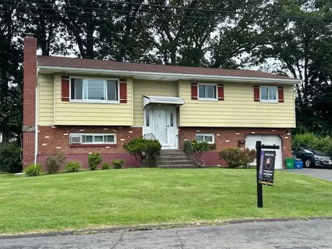 25 Waldron Dr, Stony Point, NY 10980