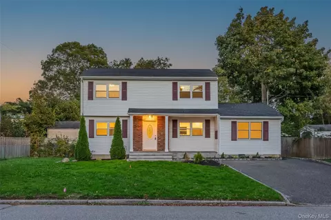 31 Colony Rd, Port Jefferson Station, NY 11776