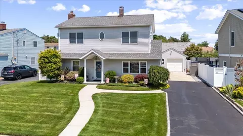 37 Swan Ln, Levittown, NY 11756