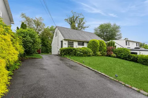 52 Newkirk Rd, Yonkers, NY 10710