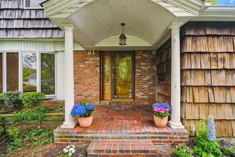 3 Erie Ct, Jericho, NY 11753