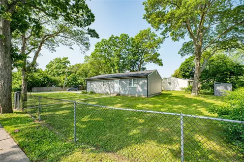 1350 Islip Ave, Brentwood, NY 11717