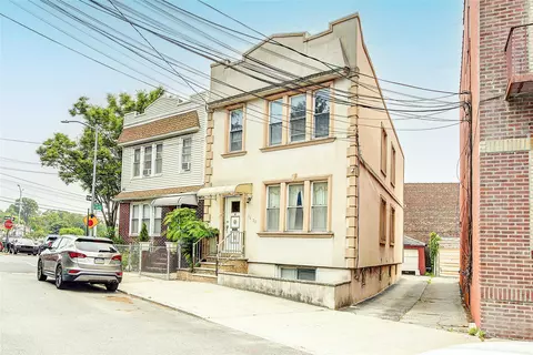 56-20 68th St, New York, NY 11378
