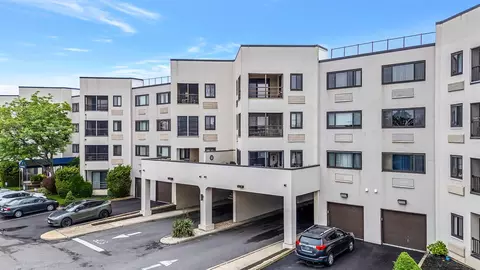 725 Miller Ave #219, Freeport, NY 11520