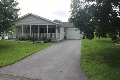 7 Vista Ln, Poughkeepsie, NY 12603