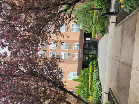 18-50 211 St #6C, Bayside, NY 11360