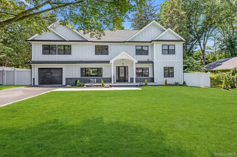 15 Severin Pl, Huntington, NY 11743