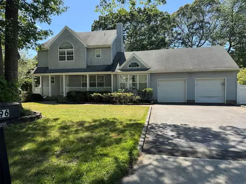 96 Old Selden Stage Rd, Selden, NY 11784
