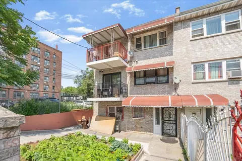 4352 Baychester Ave, New York, NY 10466