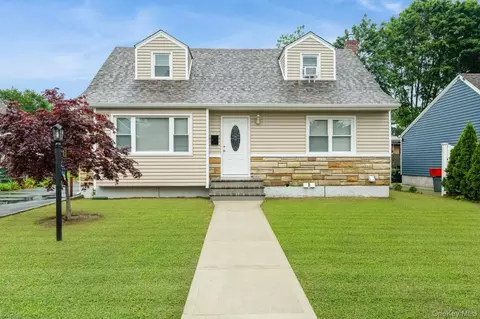 1086 Lehman Rd, West Hempstead, NY 11552