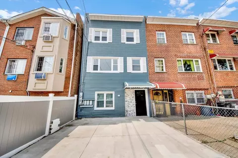 932 E 225th St, New York, NY 10466