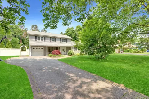 47 Lorijean Ln, East Northport, NY 11731