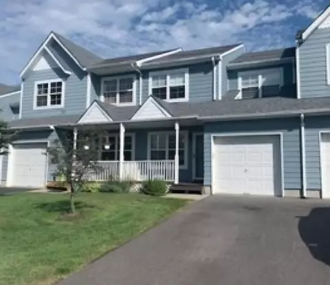 7 Shady Ln #1, Central Islip, NY 11722