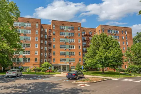 98 Dehaven Dr #1F, Yonkers, NY 10703