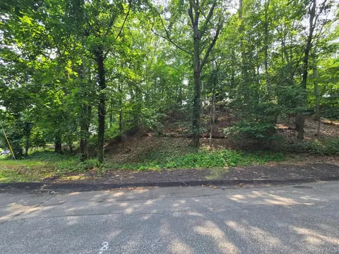 lot Valley Ave, Huntington, NY 11768
