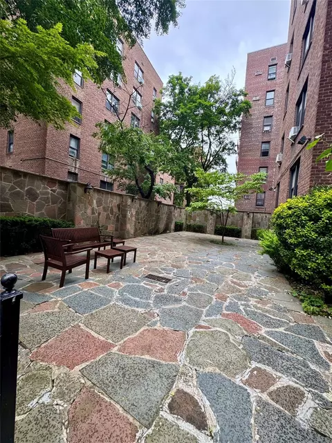 37-27 86 St #3D, New York, NY 11372