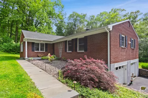 1 Hawthorne Ct, North Salem, NY 10560