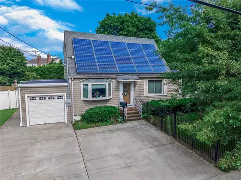 72 Harris Ave, Hewlett, NY 11557