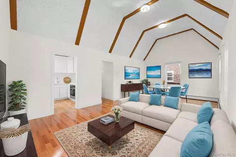 131-36 Francis Lewis Blvd, New York, NY 11413