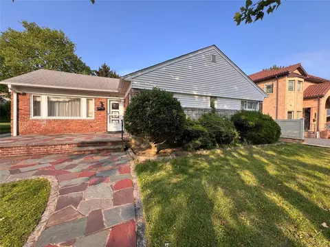 64-19 Marathon Pkwy, New York, NY 11362