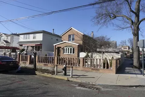 12902 145th St, Jamaica, NY 11436