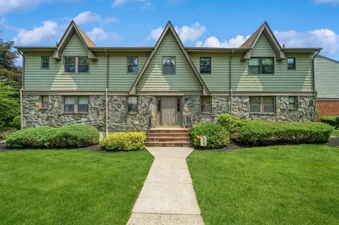 36 Milford Ln #5E, Ramapo, NY 10901