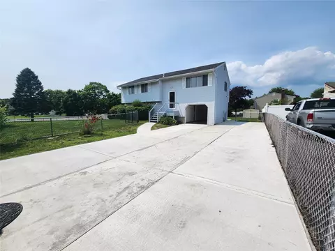 3 Curtis Ave, Bellport, NY 11713