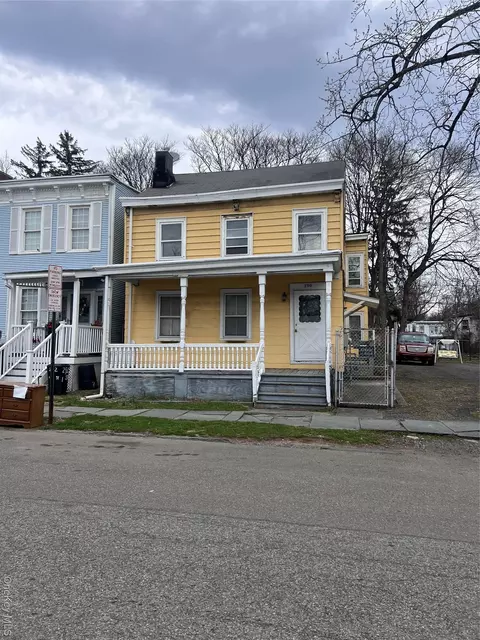 290 1st St, Newburgh, NY 12550