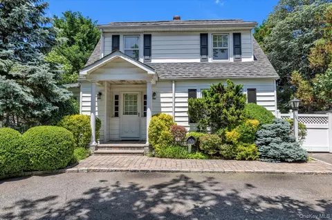 1277 Jerusalem Ave, Merrick, NY 11566