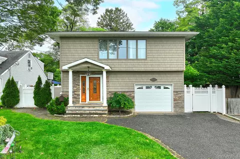 36 Dawes Ave, Syosset, NY 11791