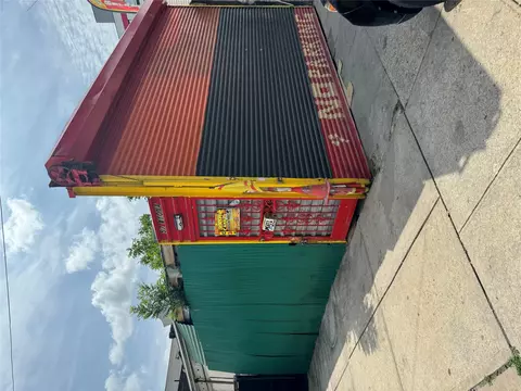 57 Wyona St, New York, NY 11207