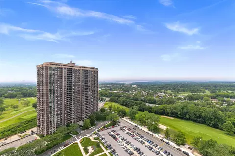 271-10 Grand Central Pkwy #27N, Oakland Gardens, NY 11364