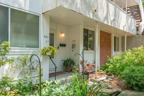 601 Colony Dr, Greenburgh, NY 10530