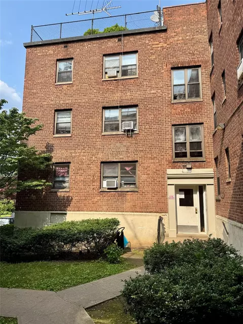 144-14 77th Rd #1B, Flushing, NY 11367